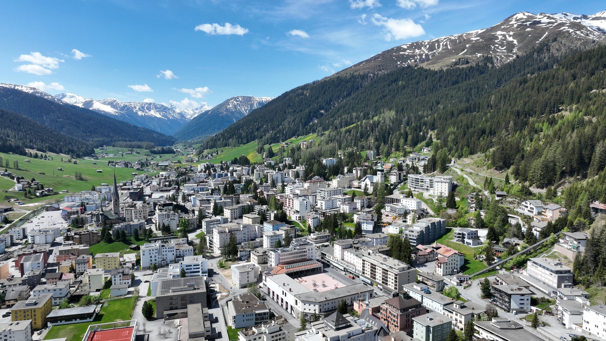 ville-de-davos-en-suisse-2022.jpeg