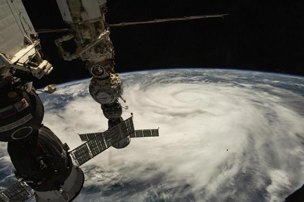 L'ouragan Ian touche terre en Floride en une tempête massive de catégorie 4