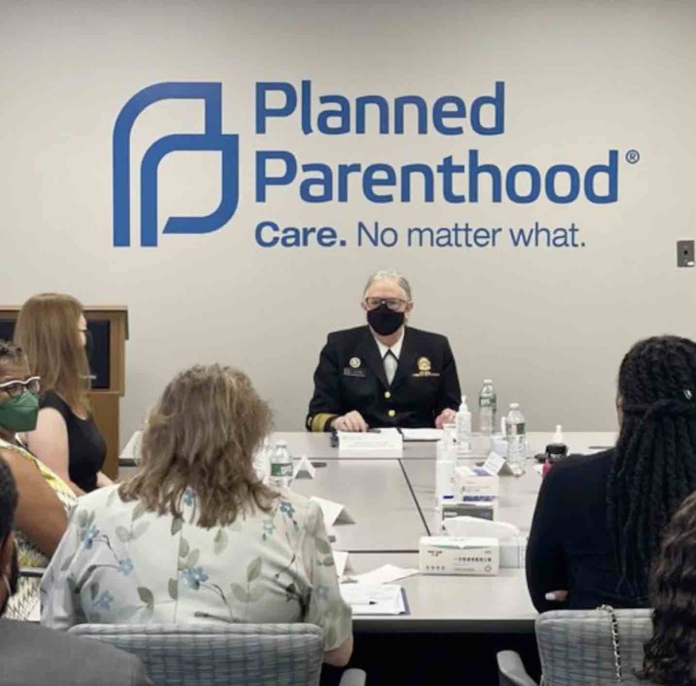 rachel-levine-chez-planned-parenthood.jpg