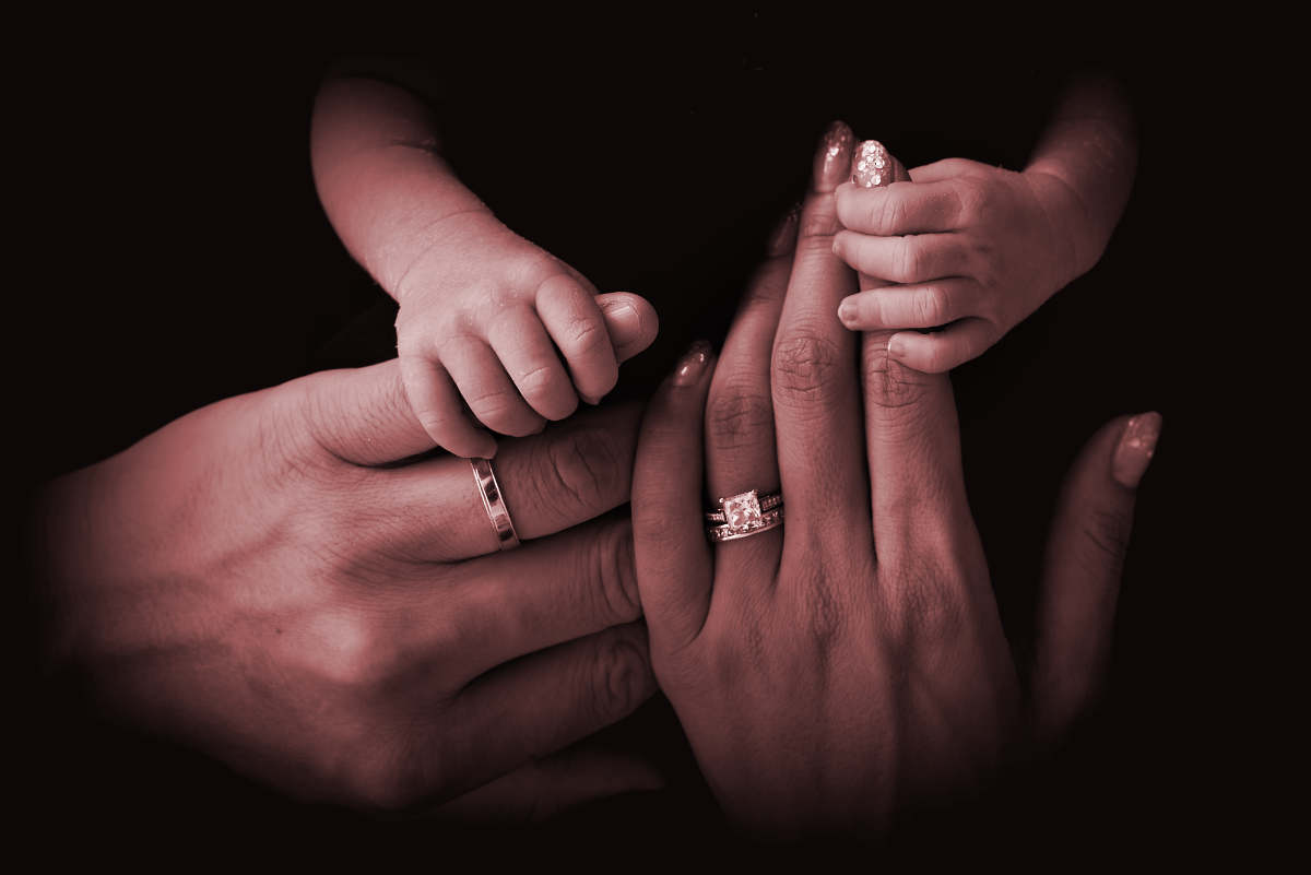 mains-d-une-petite-famille.jpg