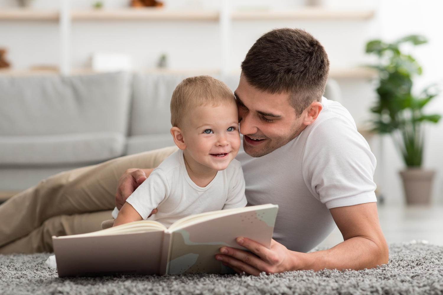 papa-heureux-avec-son-fils.jpg