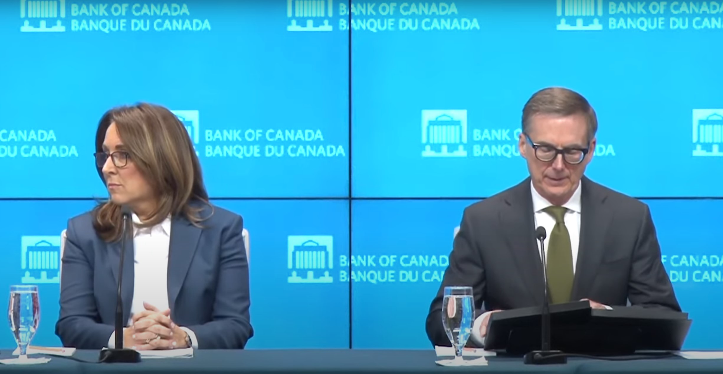 Point de presse le 6 mars 2024<br /><br />Le gouverneur Tiff Macklem et la première sous-gouverneure Carolyn Rogers répondent aux questions des journalistes sur la décision relative au taux directeur.<br /><br />https://www.youtube.com/watch?v=RkL_J5AnGMI
