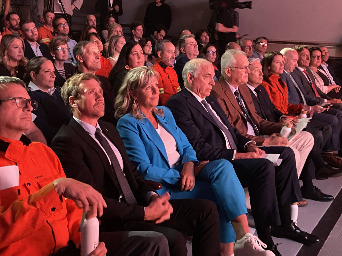 Les CAQuistes Andrée Laforest et Pierre Fitzgibbon, près du Trudeauiste François-Philippe Champagne à l’annonce de leur appui provincial à Rio Tinto dans le cadre du projet Elysis qui veut “lutter contre les GES”.<br /><br />Source: https://x.com/AndreeLaforest/status/1806703111639020026/photo/2