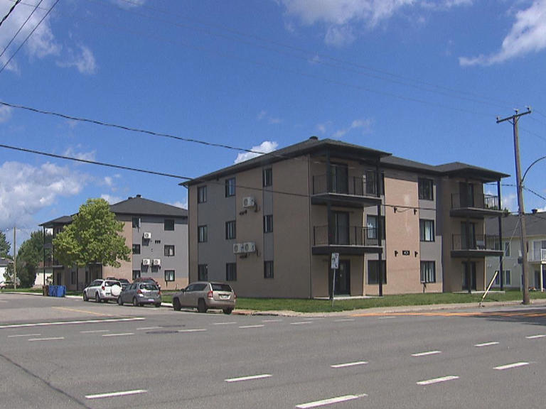 Les deux immeubles situés dans le secteur Cap-de-la-Madeleine sont gérés par La Fédération régionale des OSBL d'habitation de la Mauricie-Centre-du-Québec. © /Radio-Canada