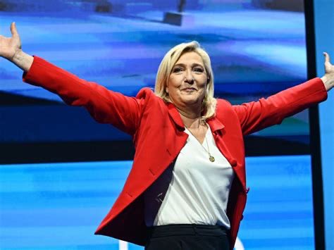 marine-le-pen-incarne-la-droiture.jpg