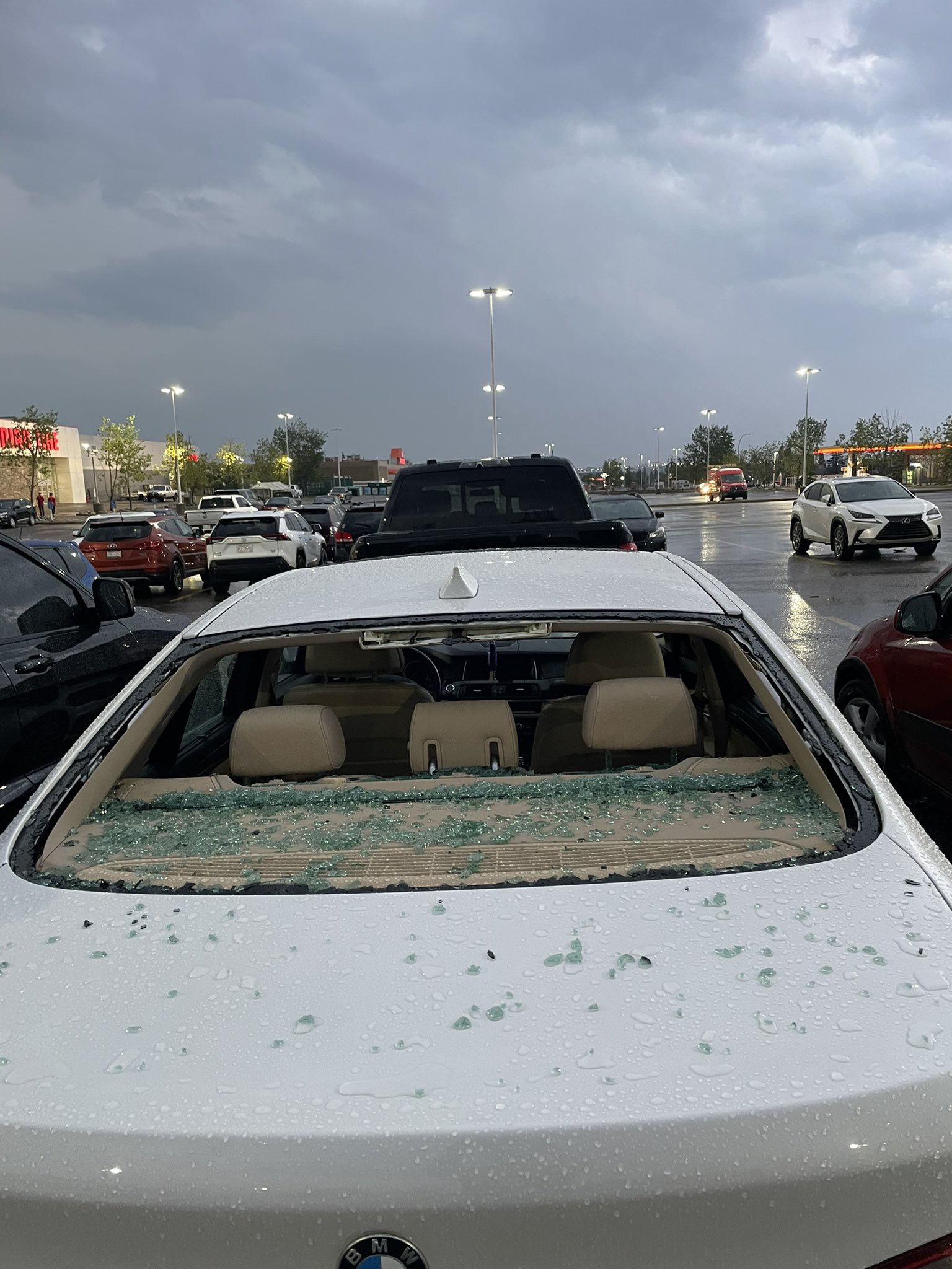 dommage-a-une-fenetre-arriere-de-voiture.jpg
