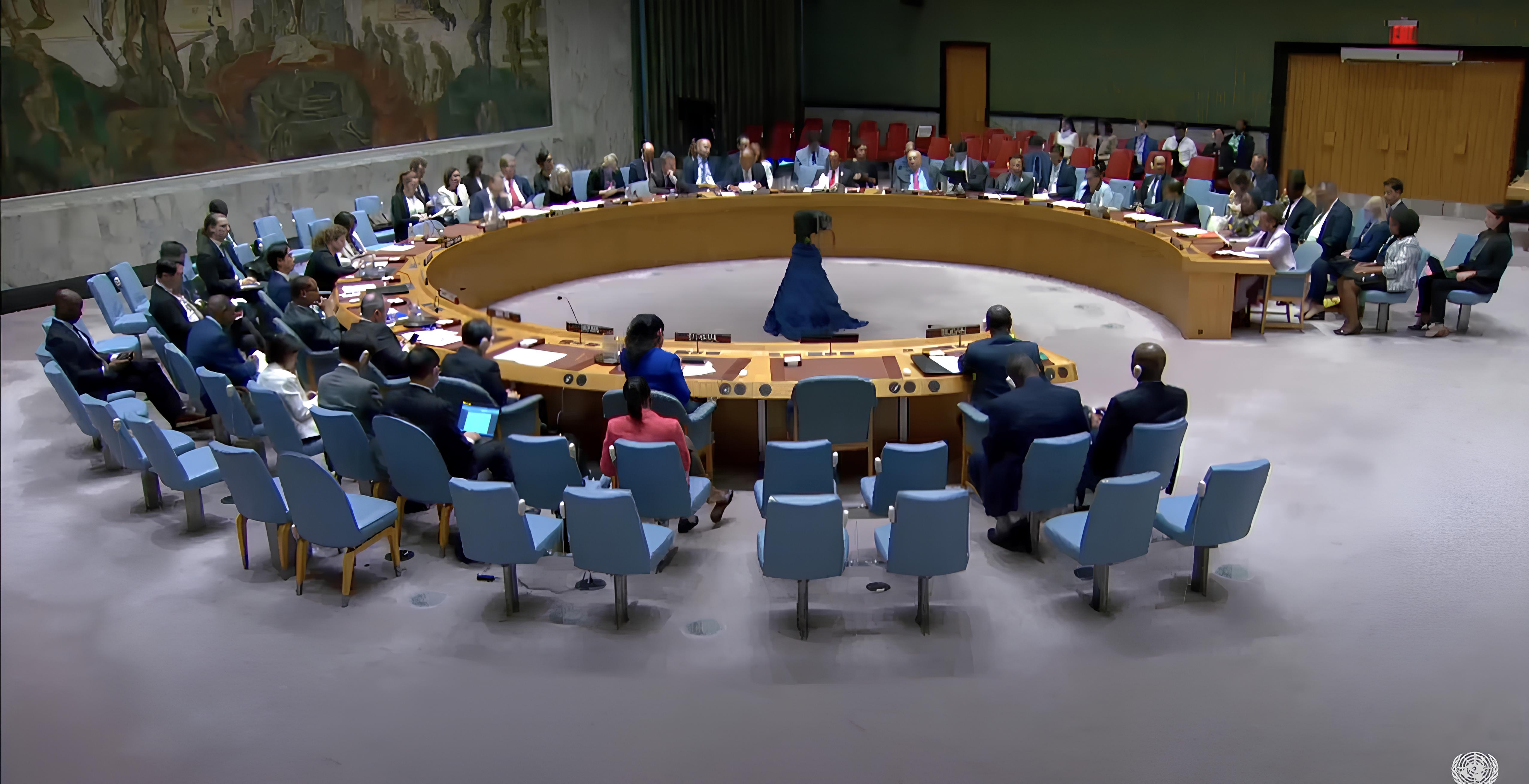 Non-élus, non-responsables et non-représentatifs du peuple (via des mécanismes d’élections rigoureusement démocratiques), les “comités” de l’ONU multiplient les plénières complaisantes pour verbaliser et tenter d’officialiser, par la coercition administrativo-technocratique les intérêts des oligarques mondialistes, contre nous.<br /><br />Source: https://www.youtube.com/watch?v=kOiDNbQEliE