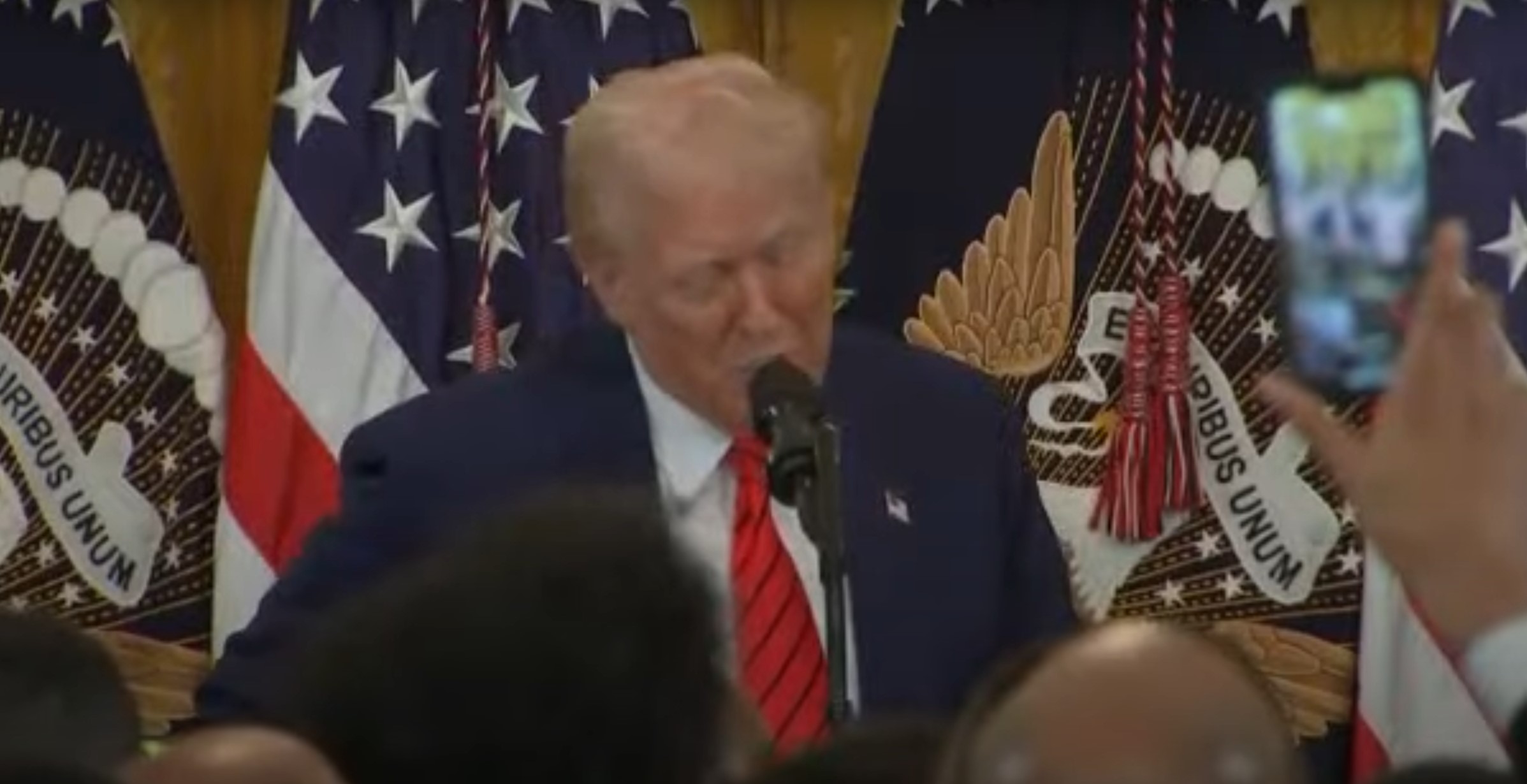 le-moment-ou-les-huees-ont-ete-entendues-venant-des-partisans-de-trump-eux-memes-20-fevrier-2025.jpg
