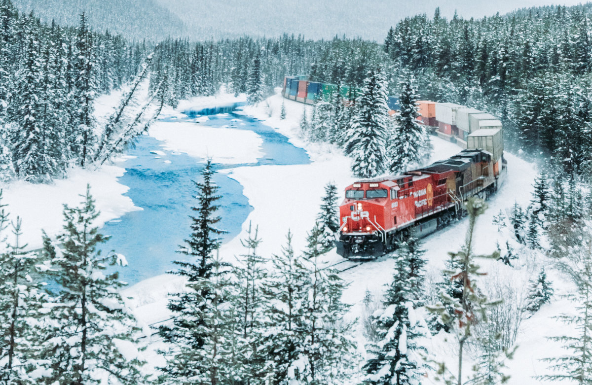 train-du-cn-dans-l-ouest-canadien-en-hiver.jpg