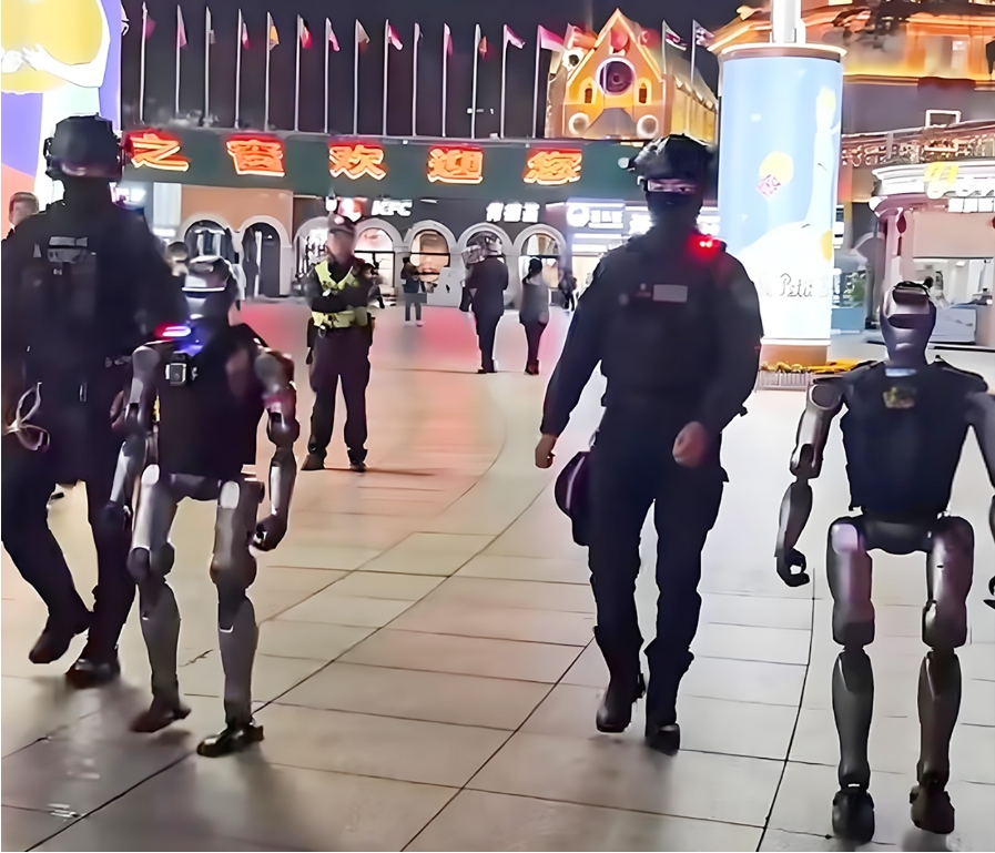 robots-policiers-pm01-a-nanshan-en-chine-le-6-fevrier-2025.jpg