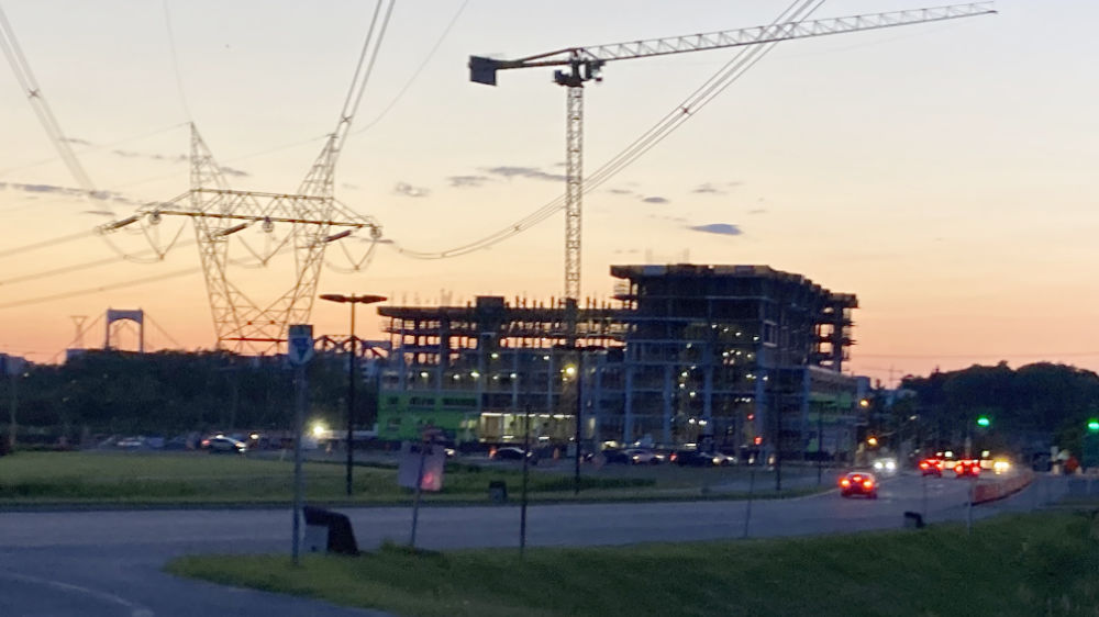 nouvelle-construction-pres-d-une-ligne-a-haute-tension.jpg