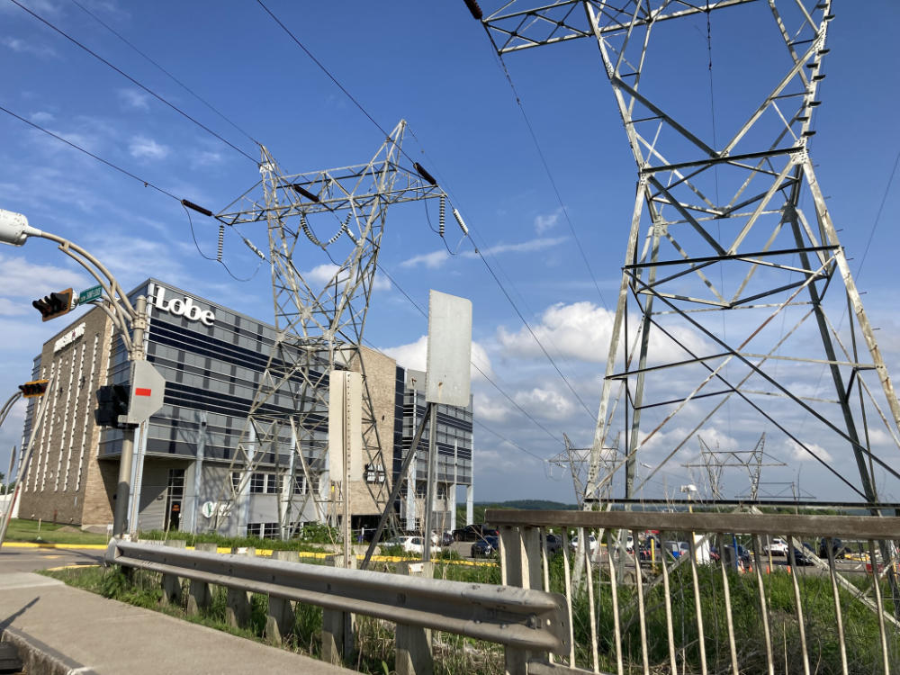 lignes-a-haute-tension-pres-de-la-clinique-st-louis-a-quebec-18-juin-2025.jpg