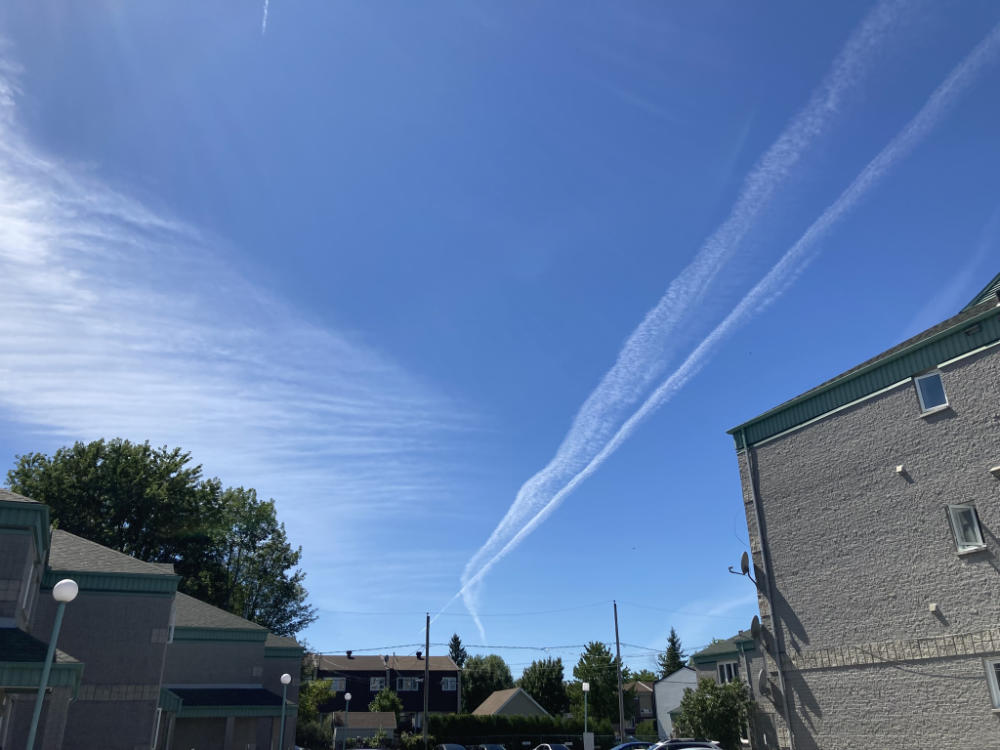 encore des-chemtrails-a-levis-15-aout-2025.jpg