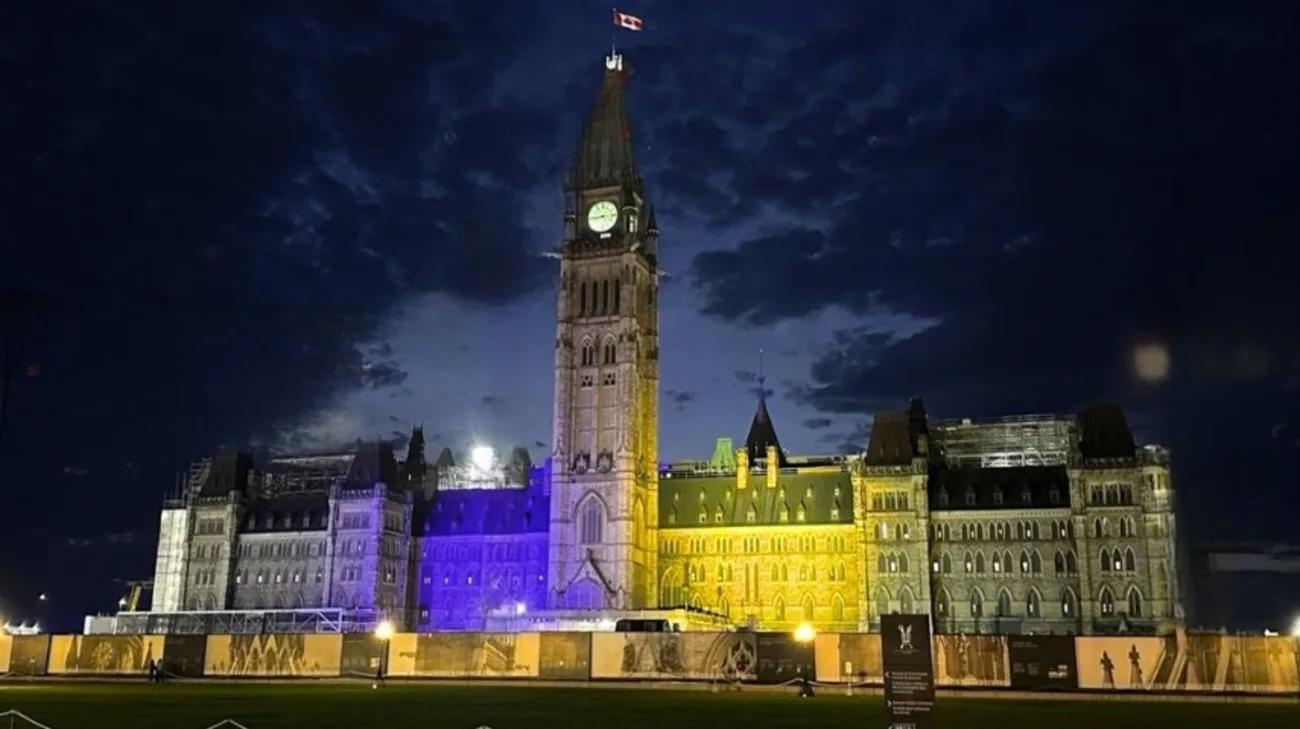 parlement-aux-couleurs-de-l-ukraine-le-25-aout-2025.jpeg