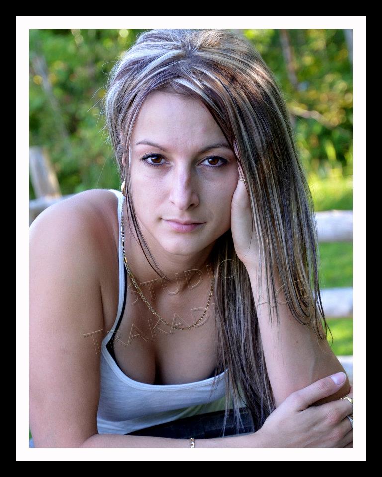 karine-ferron.jpg