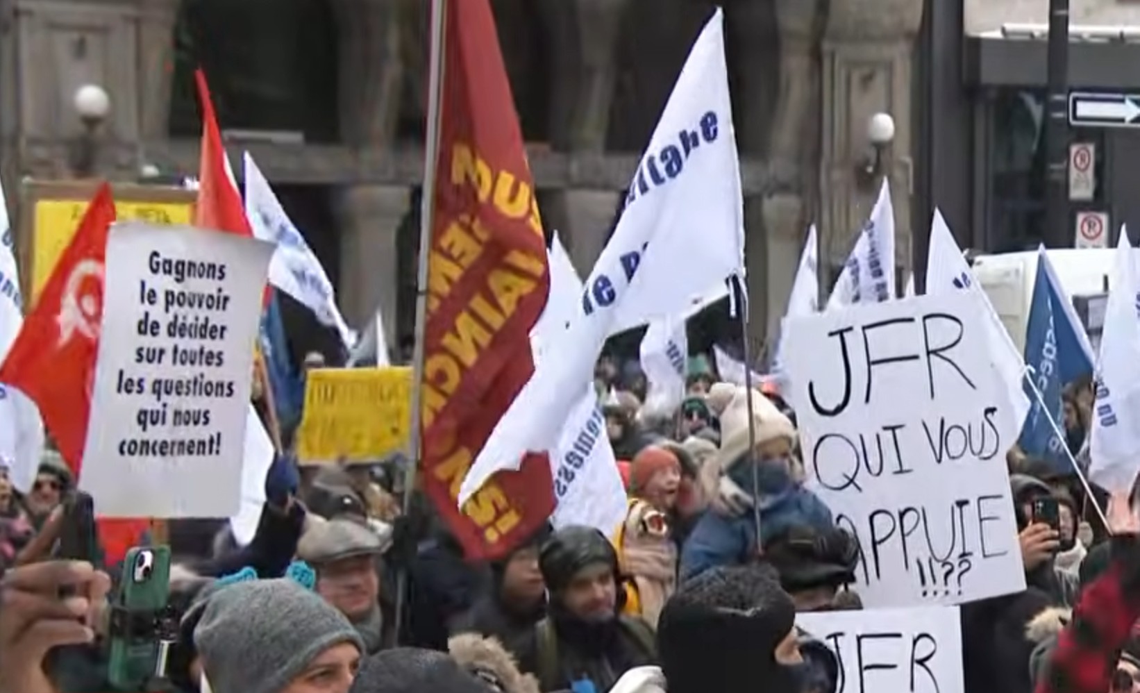 manif-de-quebec-solidaire-en-faveur-du-peq.jpg