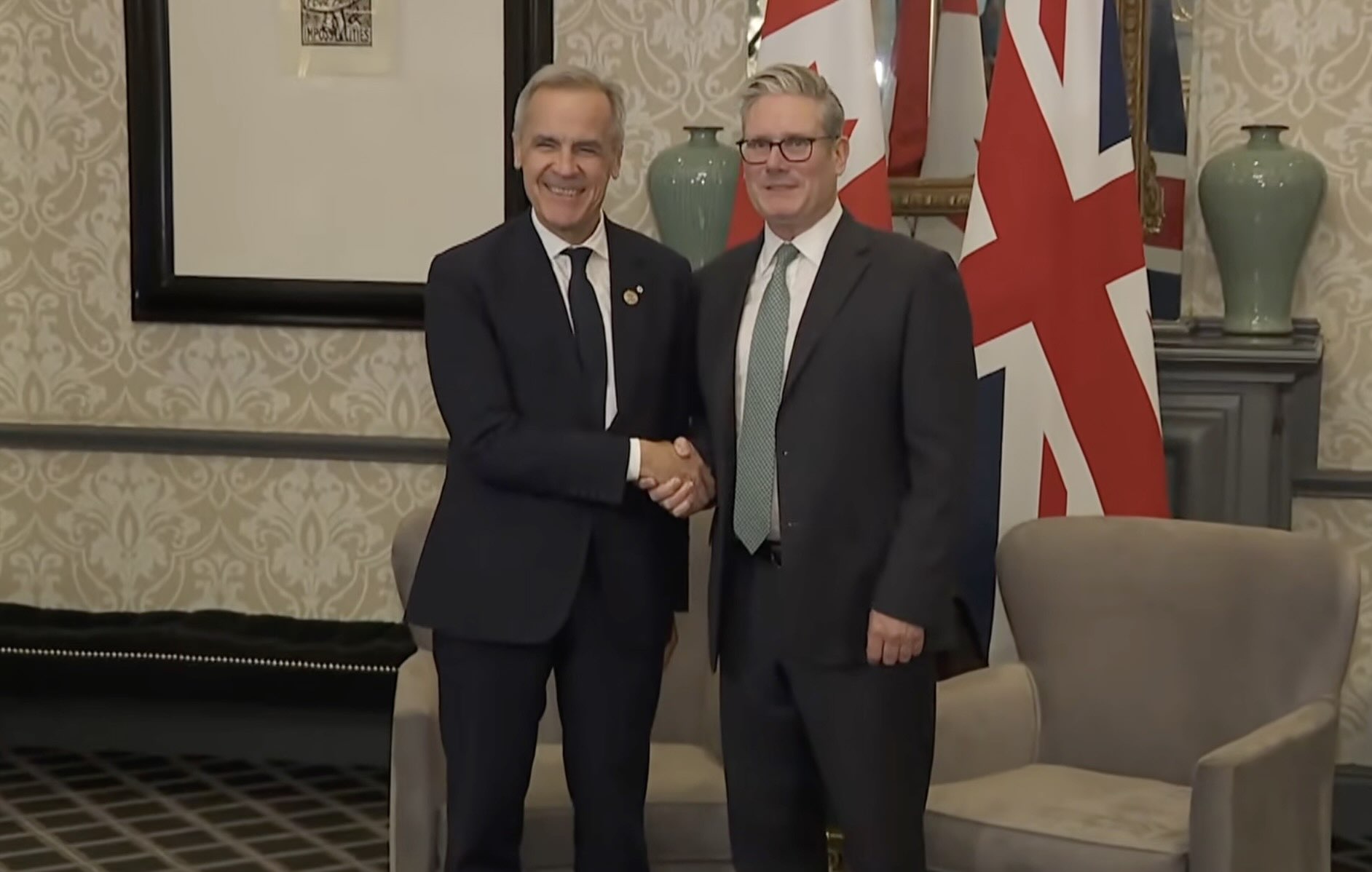 Le premier ministre Mark Carney rencontre le premier ministre britannique Keir Starmer lors du sommet des dirigeants du G20 – 22 novembre 2025.<br /><br />Source: https://youtu.be/gmDx3M9bDQo?t=3