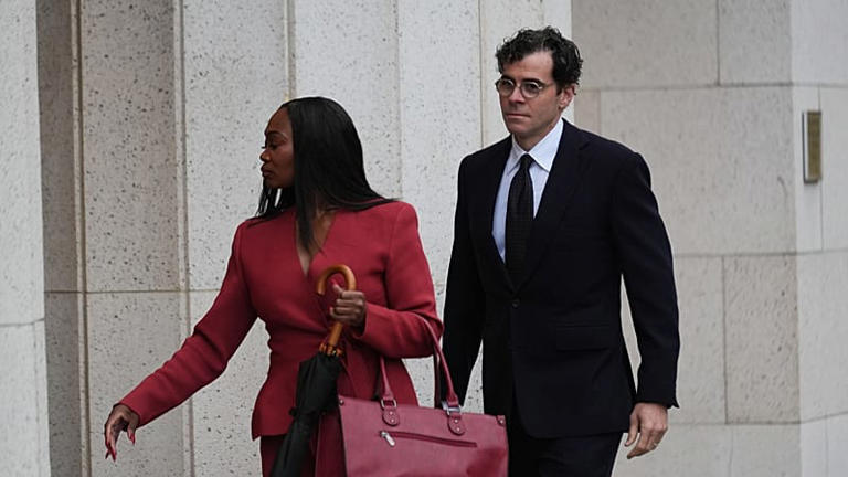 Source: Photo d'archive - Adam Mosseri, directeur général d'Instagram, arrive au tribunal pour témoigner dans un procès historique sur les réseaux sociaux.<br />© Copyright 2026 The Associated Press. All rights reserved