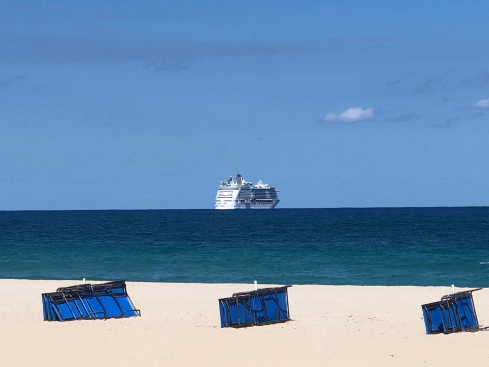 bateau-de-croisiere-au-large-de-la-floride.jpg