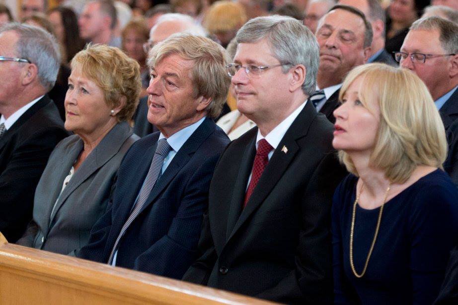 pauline-marois-et-stephen-harper-a-lac-megantic.jpg