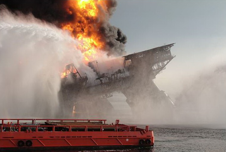 bp_oil_rig_on_fire_2010.jpg