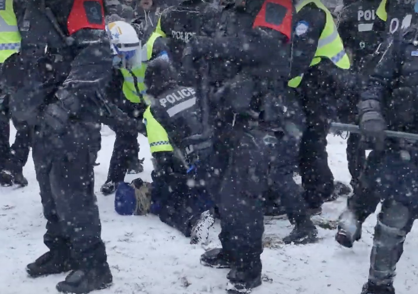 intervention-contre-2-jeunes-femmes-a-mtl-spvm-18.jpg