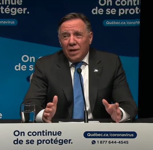 framcois-legault-qui-annonce-ses-vaccins-de-noel-22-decembre-2020.JPG