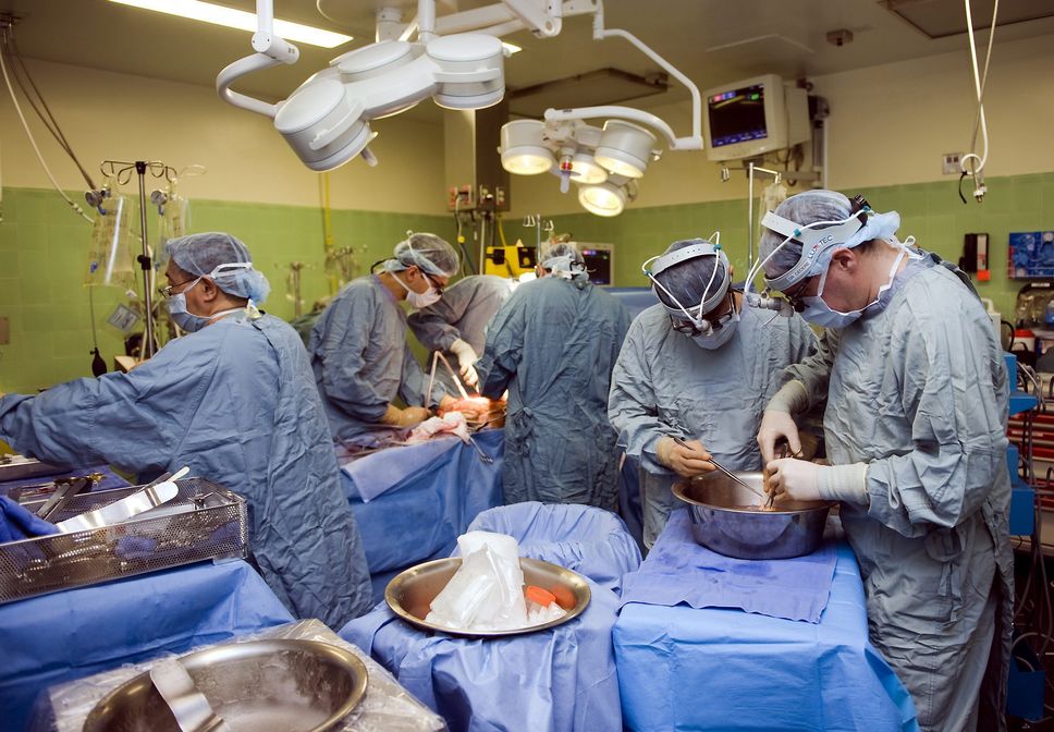 La grande majorité des blocs opératoires des hôpitaux du Québec étaient sous-utilisés l’an dernier, montrent des données compilées par Le Journal. L’hôpital Royal Victoria (dont on voit une salle d’opération sur la photo), a obtenu le deuxième meilleur résultat, à 95 %.