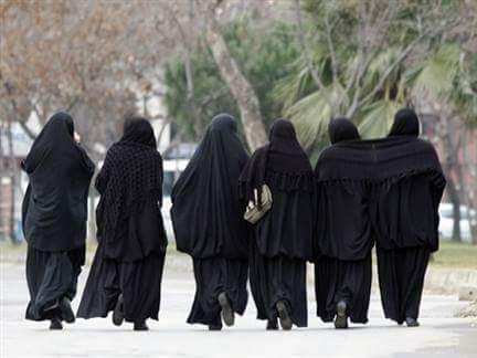 groupe-de-femmes-musulmanes-voilees.jpg