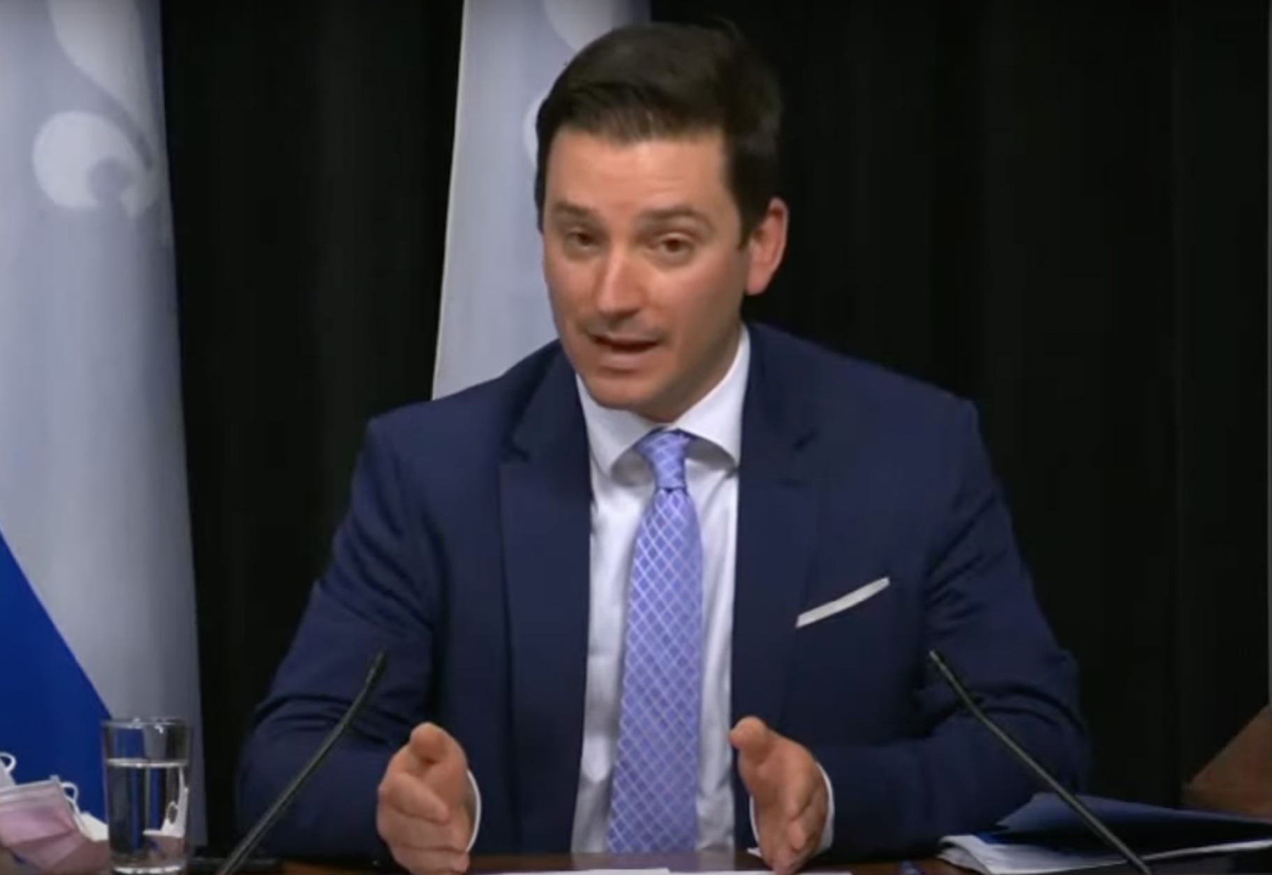 simon-jolin-barrette-en-point-de-presse.jpg