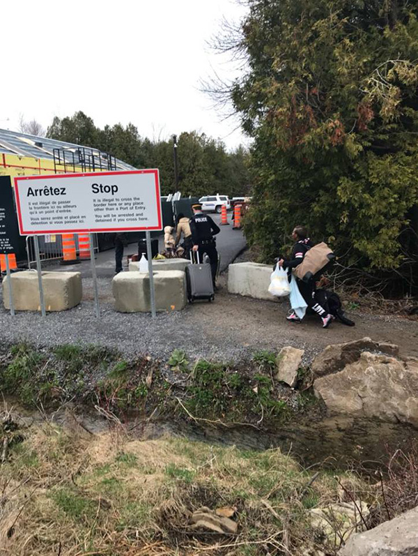 immigrants-illegaux-qui-entrent-au-canada-parle-chemin-roxham.jpg