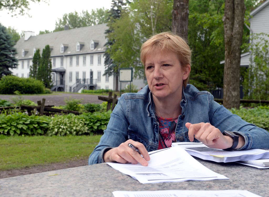© Le Soleil, Patrice Laroche Marie-Hélène Deshaies a l’impression que Littoral Est est géré en catimini, dans les bureaux gouvernementaux, par des fonctionnaires et élus qui ne sollicitent pas l’opinion des citoyens.