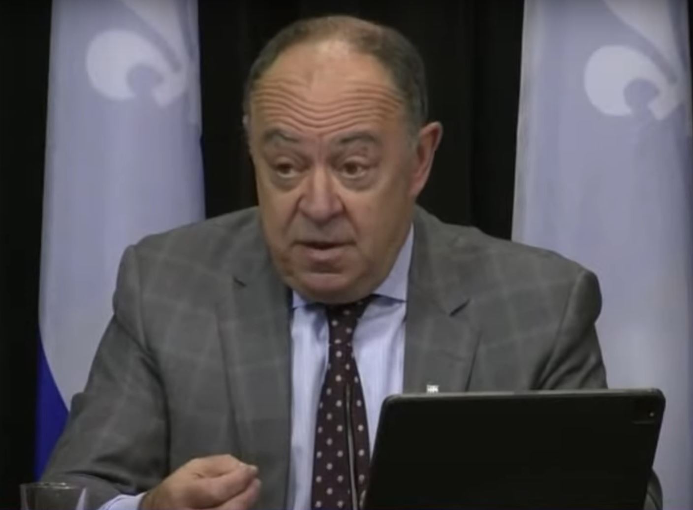 christian-dube-qui-autorise-jusqu-a-20-personnes-vaccinees-pour-les-fetes-2021.JPG