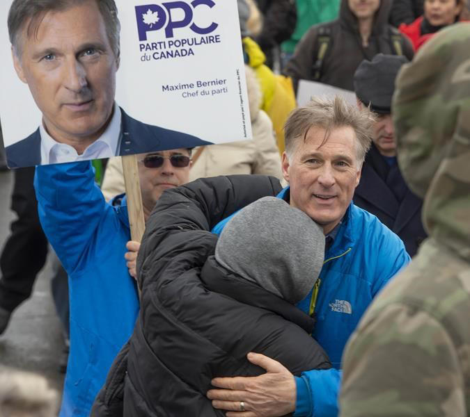 © Fournis par La Presse Canadienne -- De nombreux manifestants dénoncent les restrictions près du parc Jarry