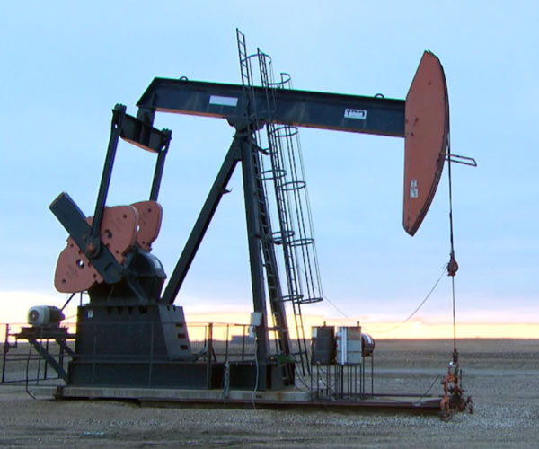 puis-de-petrole-en-saskatchewan.jpg