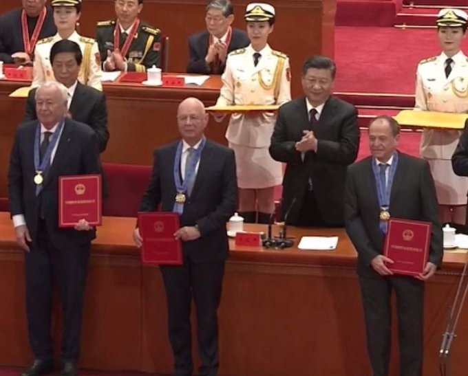 klaus0-schwab-et-xi-jinping.jpg